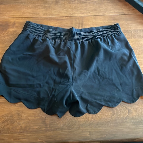 Black shorts - Picture 3 of 3
